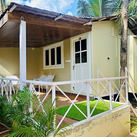 Cocos Beach Resort パロレム エクステリア 写真