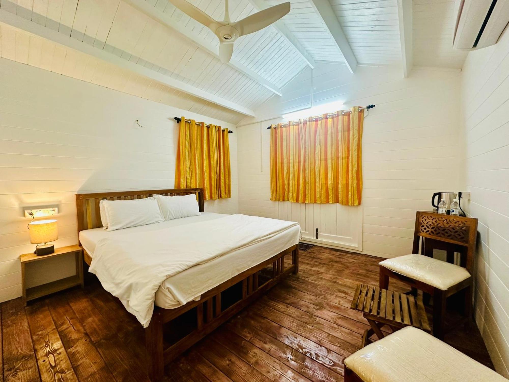 Cocos Beach Resort パロレム エクステリア 写真