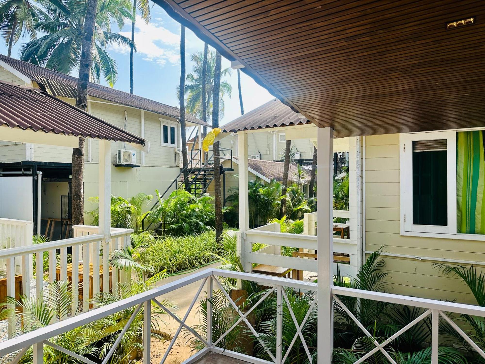 Cocos Beach Resort パロレム エクステリア 写真